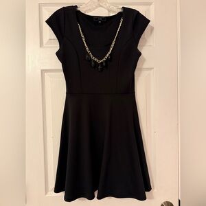 Vibe Elegant Black Mini Dress with Gold Chain